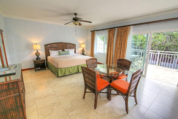Hotel CocoLaPalm Seaside Resort (Whitehall)